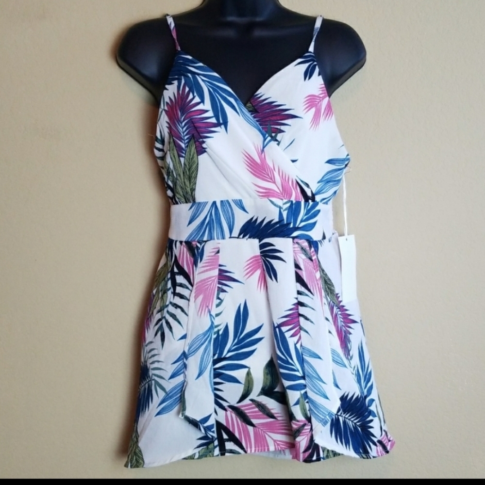 🆕️ NWT Gorgeous Purple Snow Floral Romper